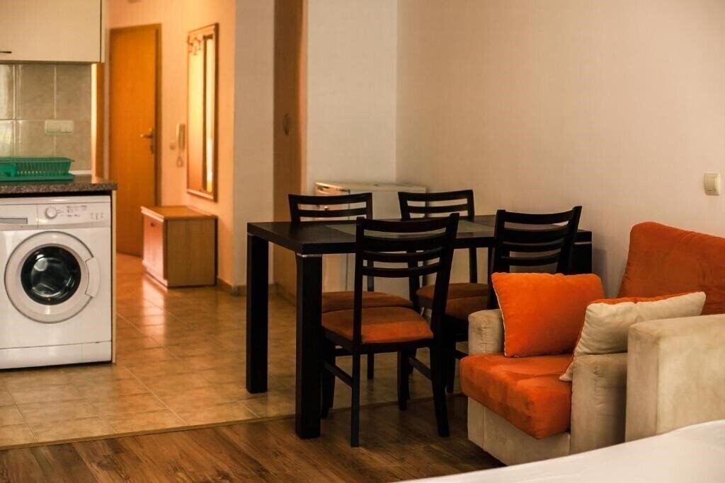 Imaginea Sunny Holiday Apartments (ex. Sunny Holiday Apart, Sunny Holiday) 3*