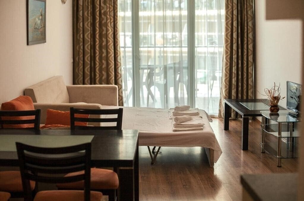 Imaginea Sunny Holiday Apartments (ex. Sunny Holiday Apart, Sunny Holiday) 3*