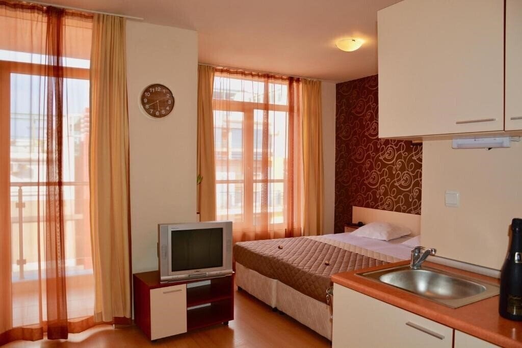 Imaginea Rainbow Holiday Complex - Rainbow 2 (ex. Rainbow Aparthotel II, Rainbow 2 Cacao Beach Apartments, Holiday Complex Rainbow II) 3*