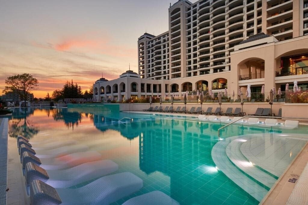 Картинка Secrets Sunny Beach Resort & SPA (ex. Riu Palace Sunny Beach) 5*