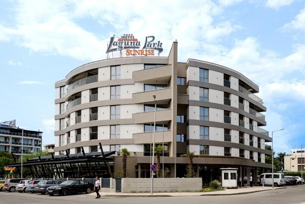 Отель Laguna Park Sunrise 4*