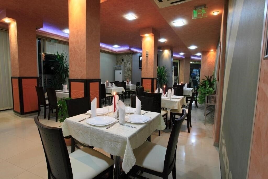 Imaginea Rainbow Holiday Complex - Sea Isle (ex. Rainbow Sea Isle Apartment, Rainbow 4 Botique Suit) 3*