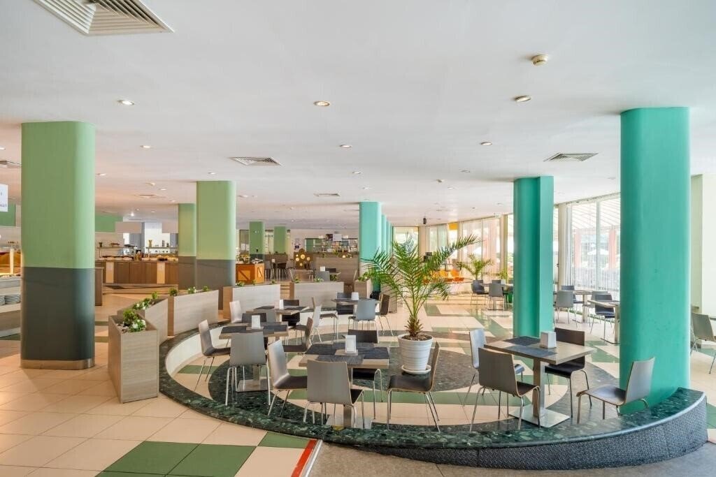 Imaginea MPM Hotel Kalina Garden 4*