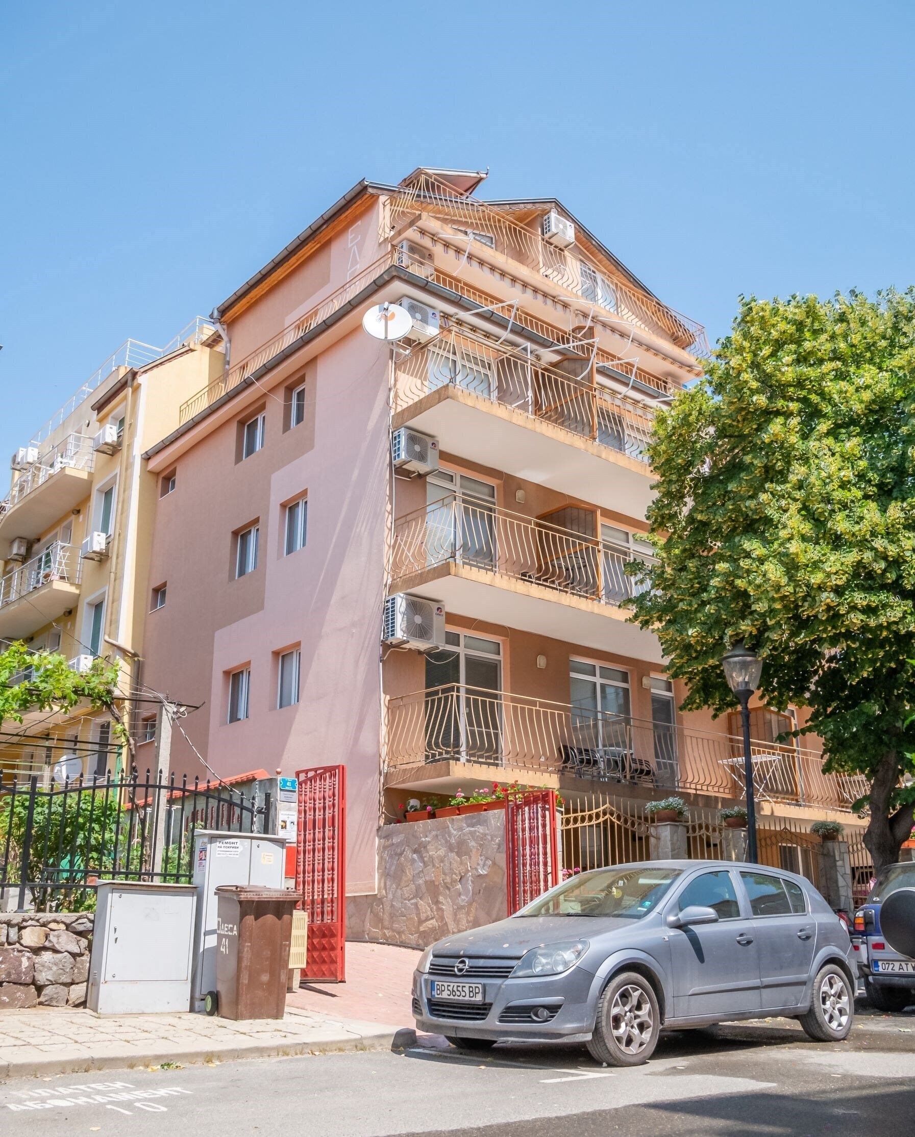 Hotel Elena Villa 3*