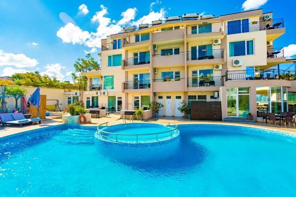 Hotel Selena Beach 3*