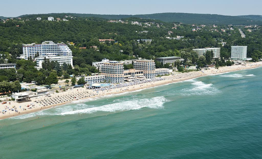 Отель Azalia 4*