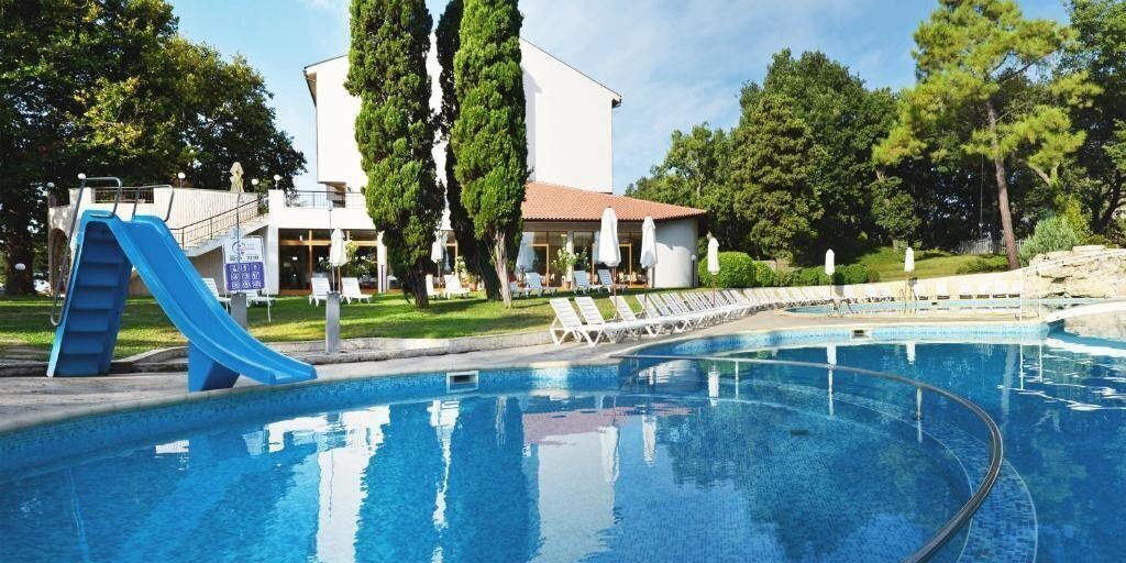Отель Dolphin Marina 4*