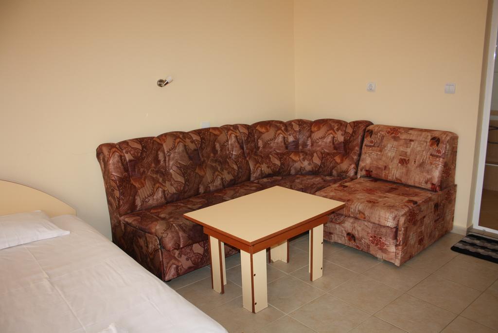 Imaginea Hotel Santorini (ex. Santorini Sv Vlas, Family Hotel Santorini) 3*