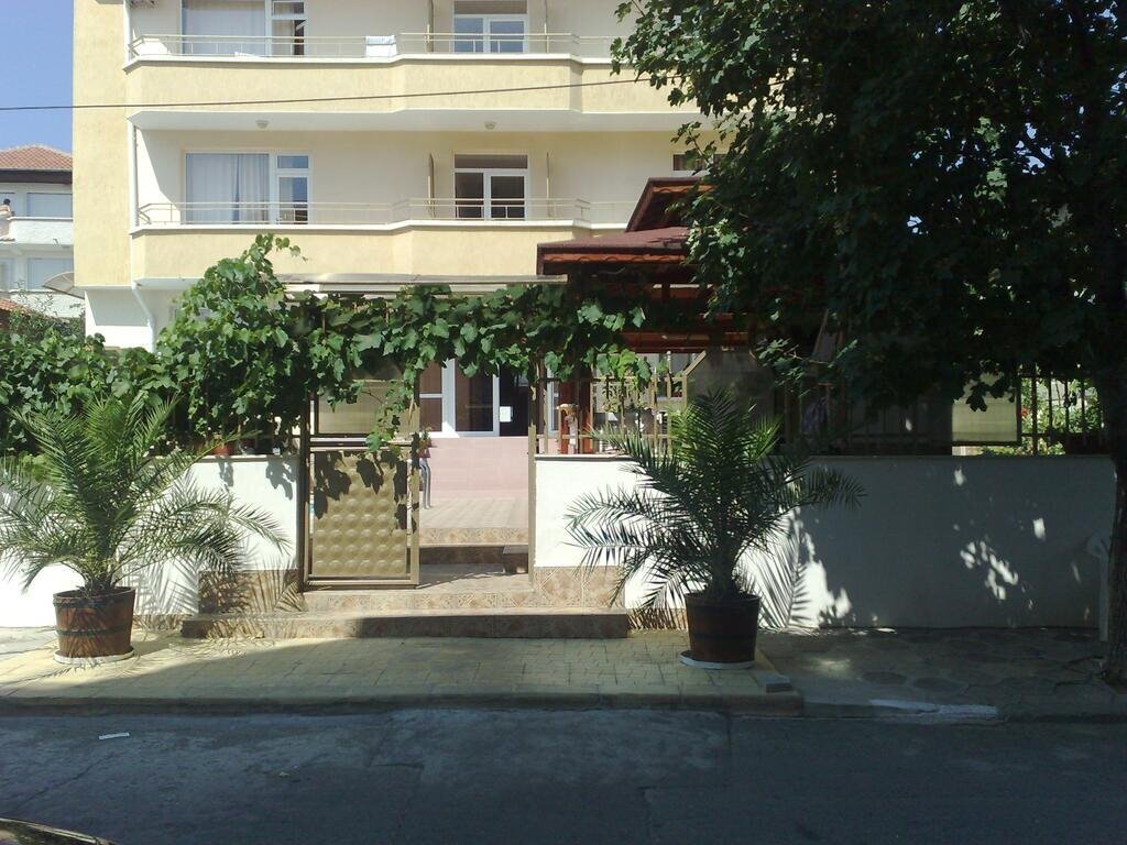 Изображение Larisa 1&2 (ex. Hotel Larisa 12) 3*