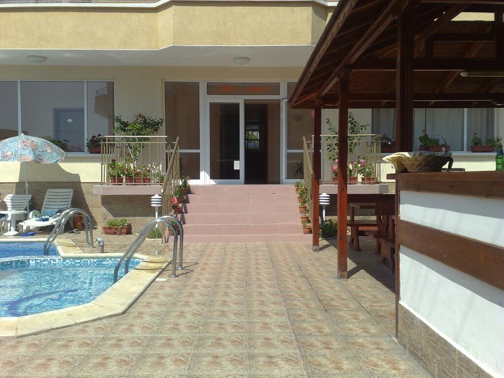 Картинка Larisa 1&2 (ex. Hotel Larisa 12) 3*