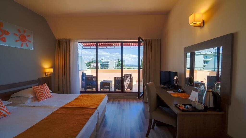 Фото Park Hotel Odessos 4*