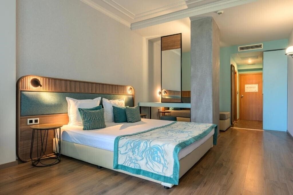 Отель Kristal 4*