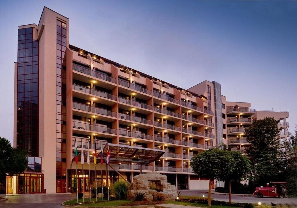 Отель Apollo Golden Sands (ex. Doubletree by Hilton Varna Golden Sands, Helios Park) 4*