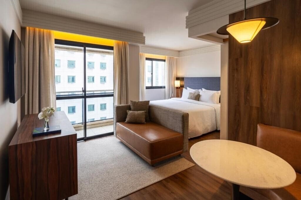 Hotel Estanplaza International 4*