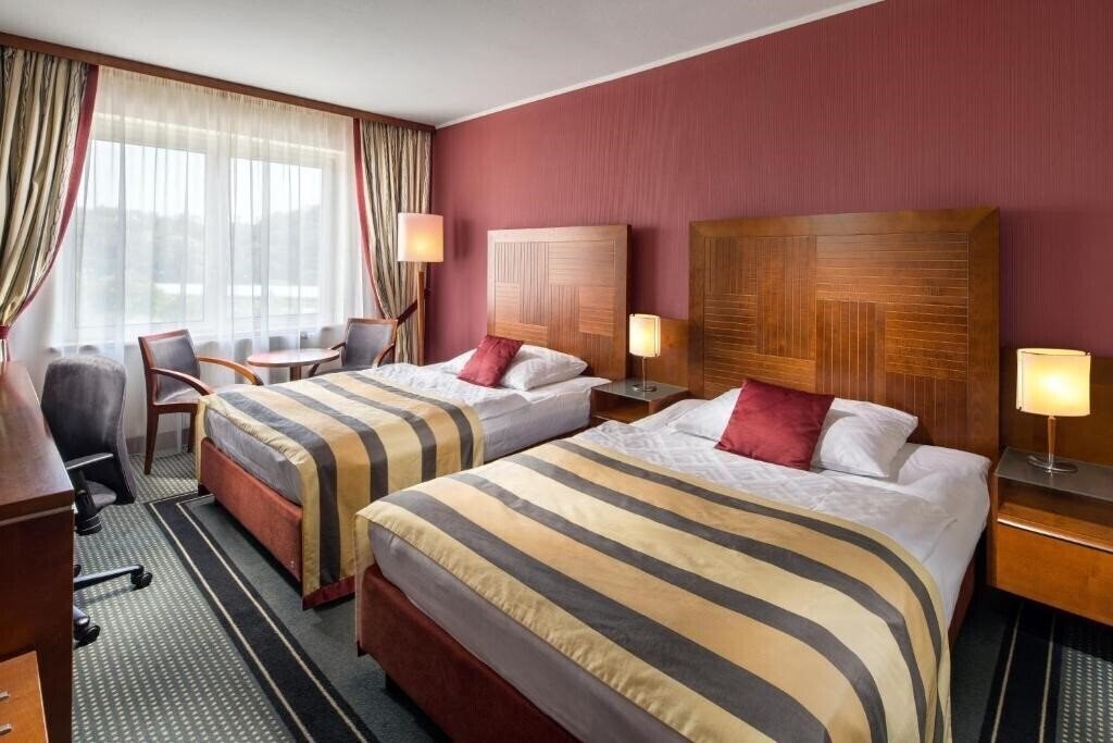 Hotel Holiday Inn Brno 4*