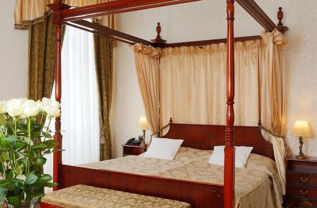Fotografii Bristol Livia 5*