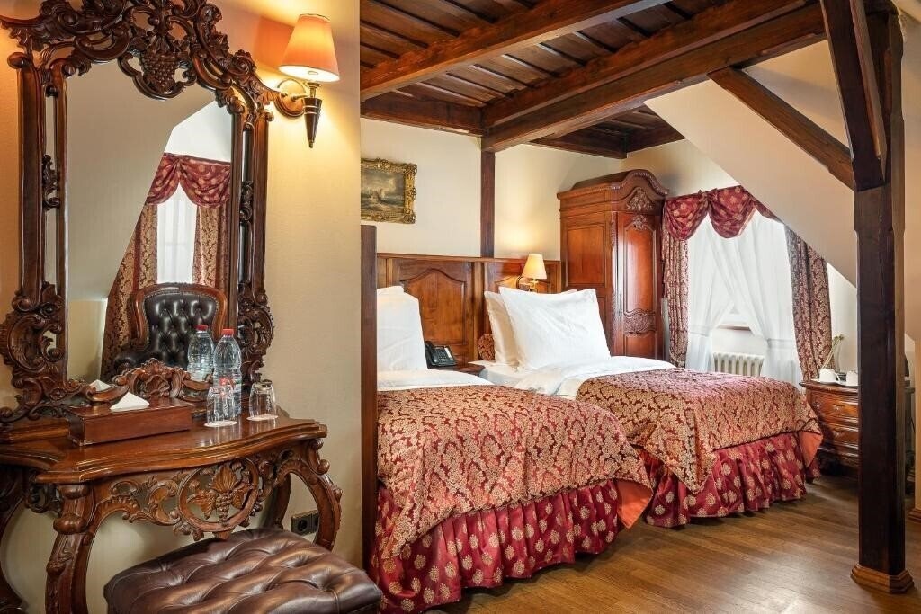 Fotografii U Prince 5*