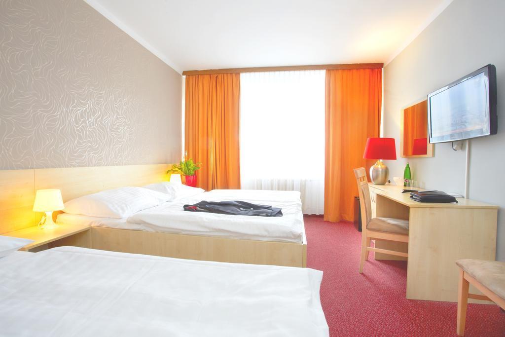 Hotel Charles 3*