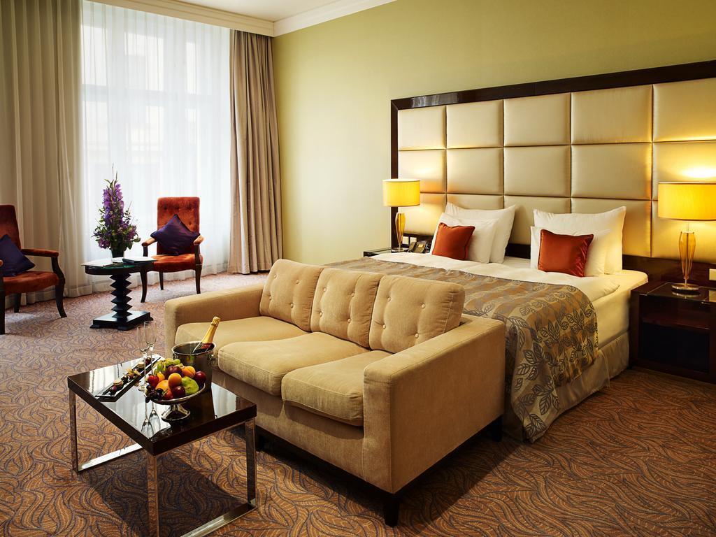 Imaginea Kings Court Hotel 5*