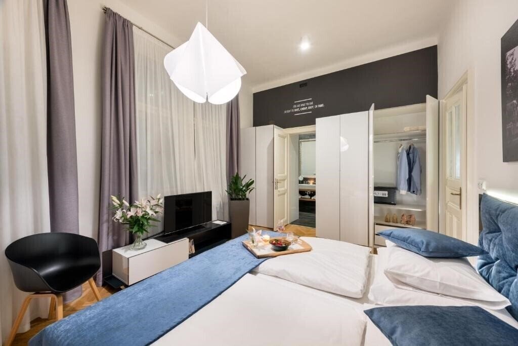 Фото Mooo Apartments 4*