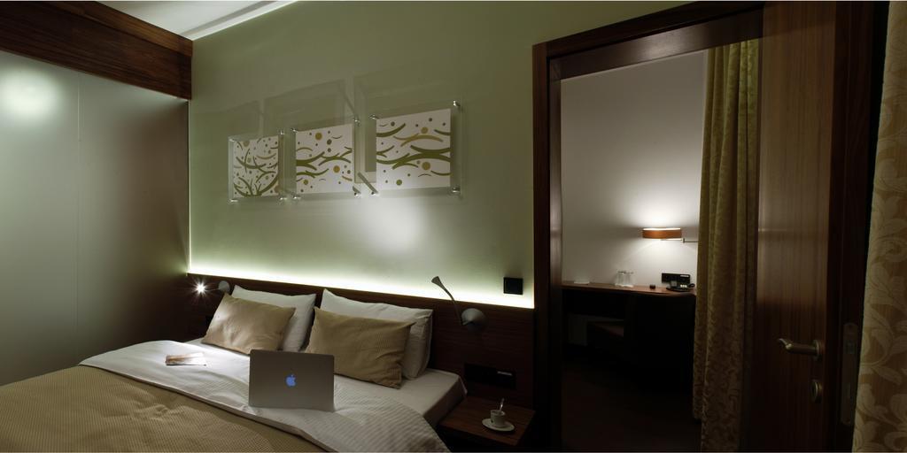 Fotografie Hotel Carol 3*