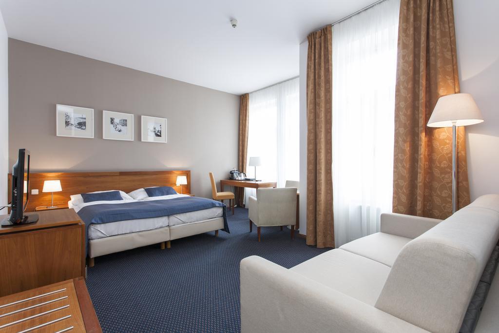 Imaginea Hotel Carol 3*
