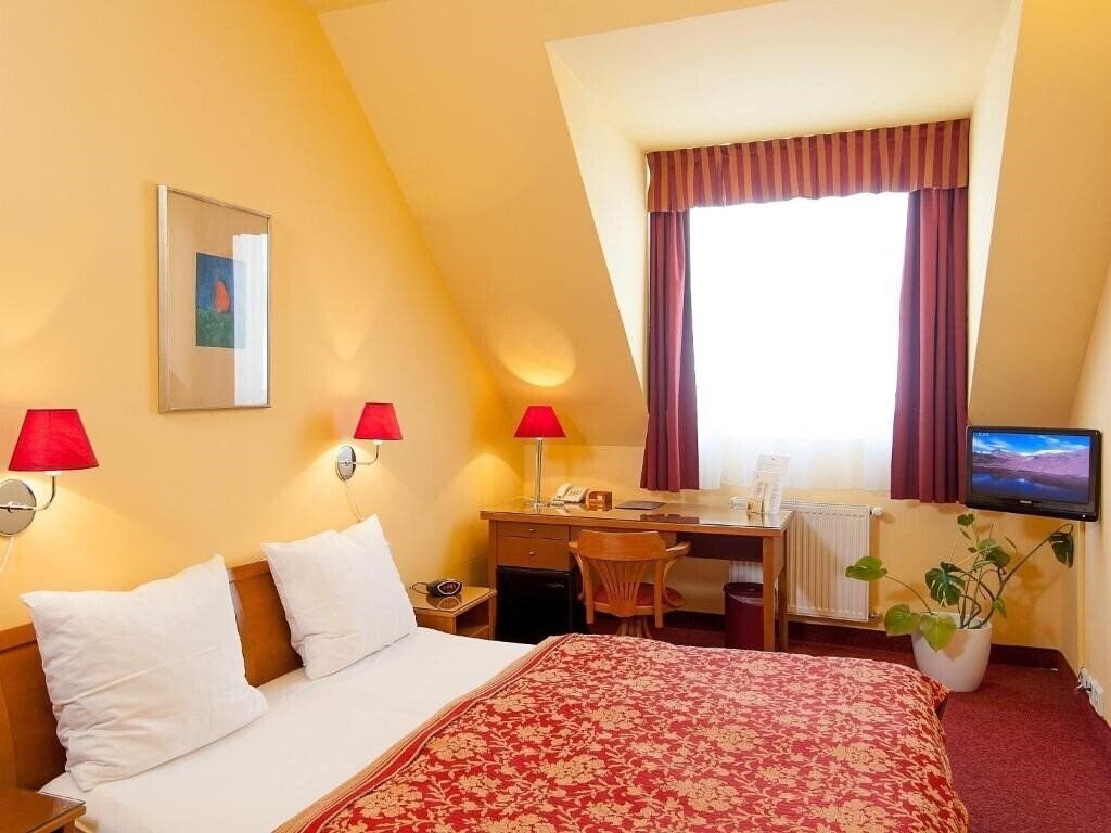 Imaginea Hotel Cloister Inn 3*