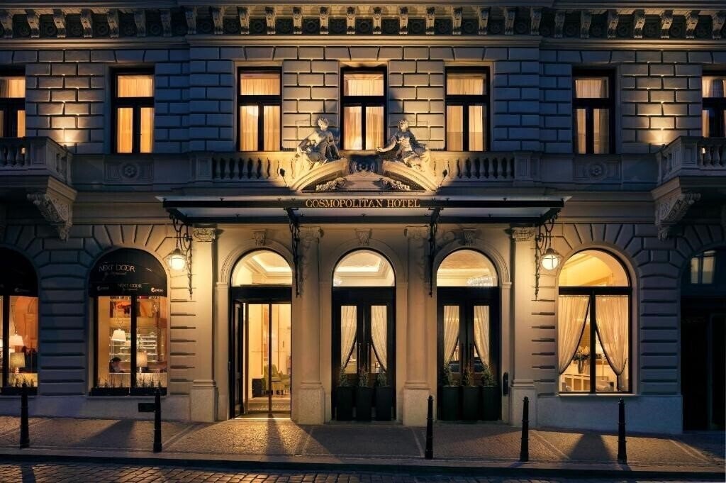 Отель Cosmopolitan Hotel Prague 5*