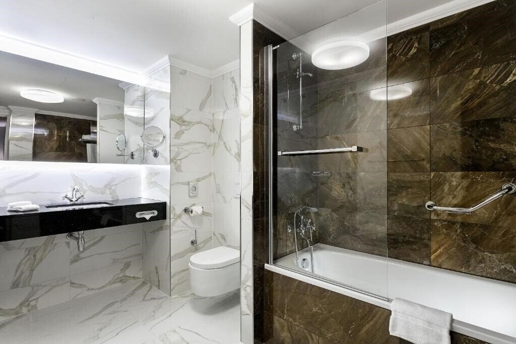 Фотография Cosmopolitan Hotel Prague 5*