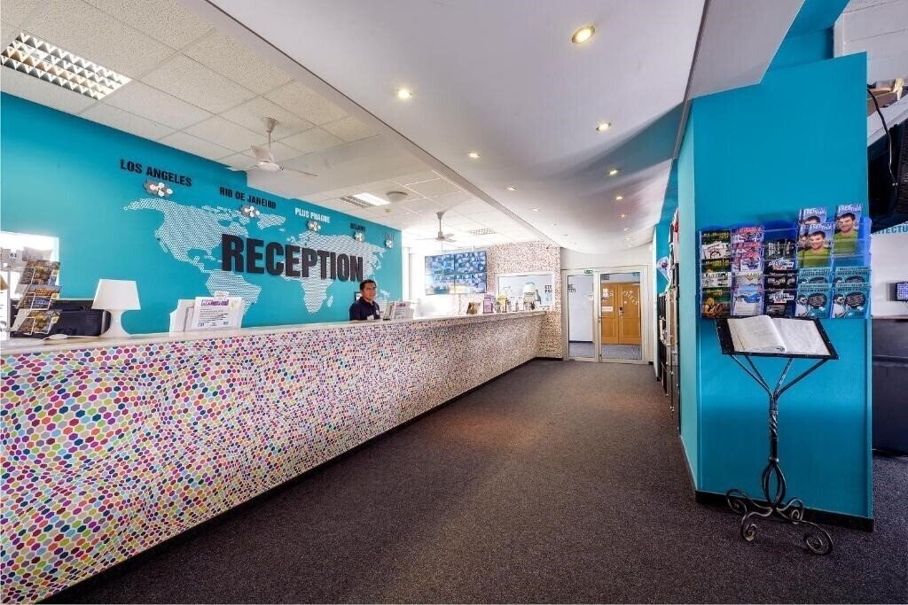 Отель Hostel Plus Prague 2*