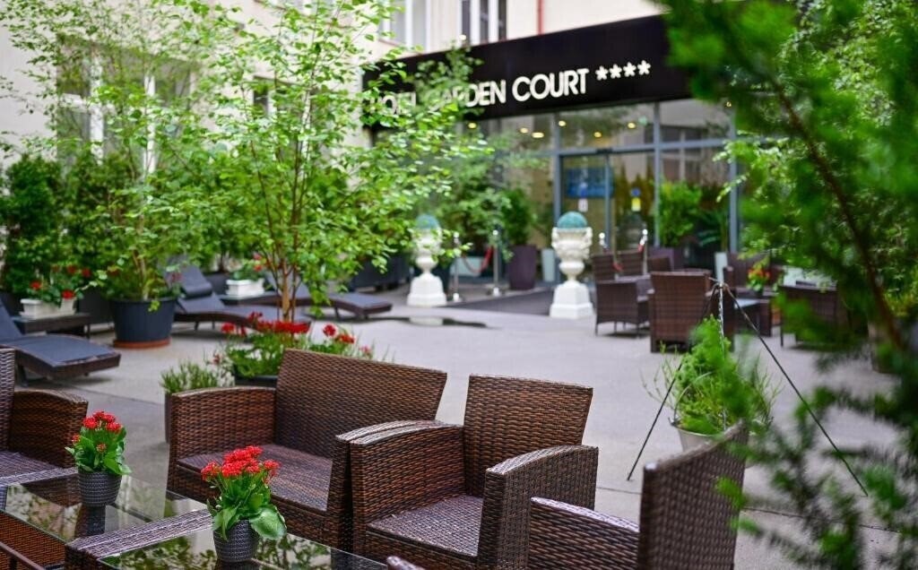Фотография Garden Court 4*