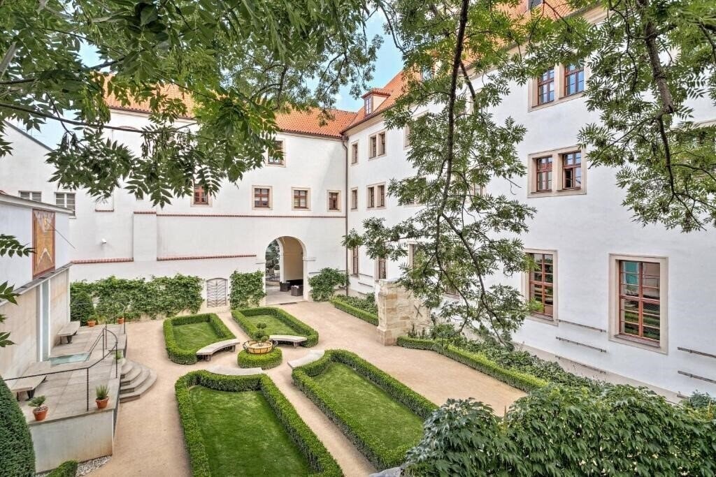 Отель Augustine, A Luxury Collection Hotel 5*