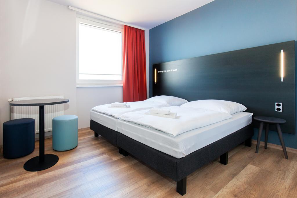Отель Ao Prague Rhea 3*