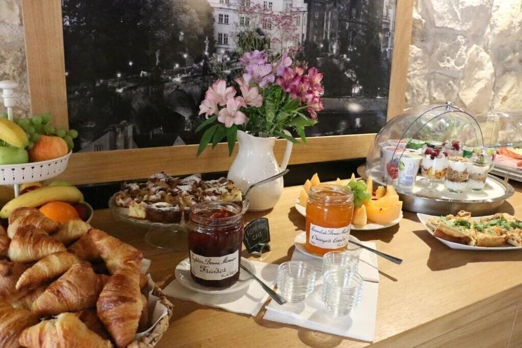 Картинка U Bile Lilie 4*