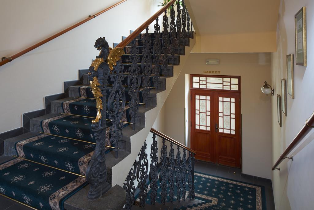 Hotel Amigo City Centre 4*