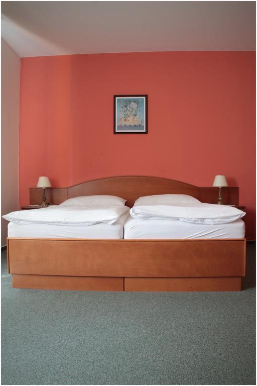 Imaginea Attic 3*