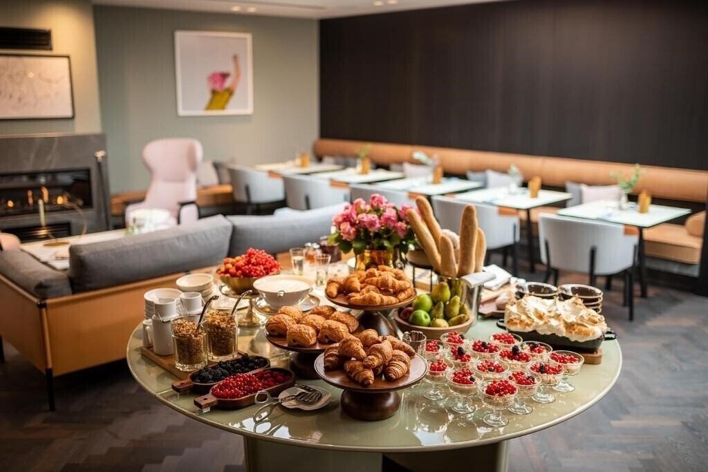 Imaginea Maximilian 4*