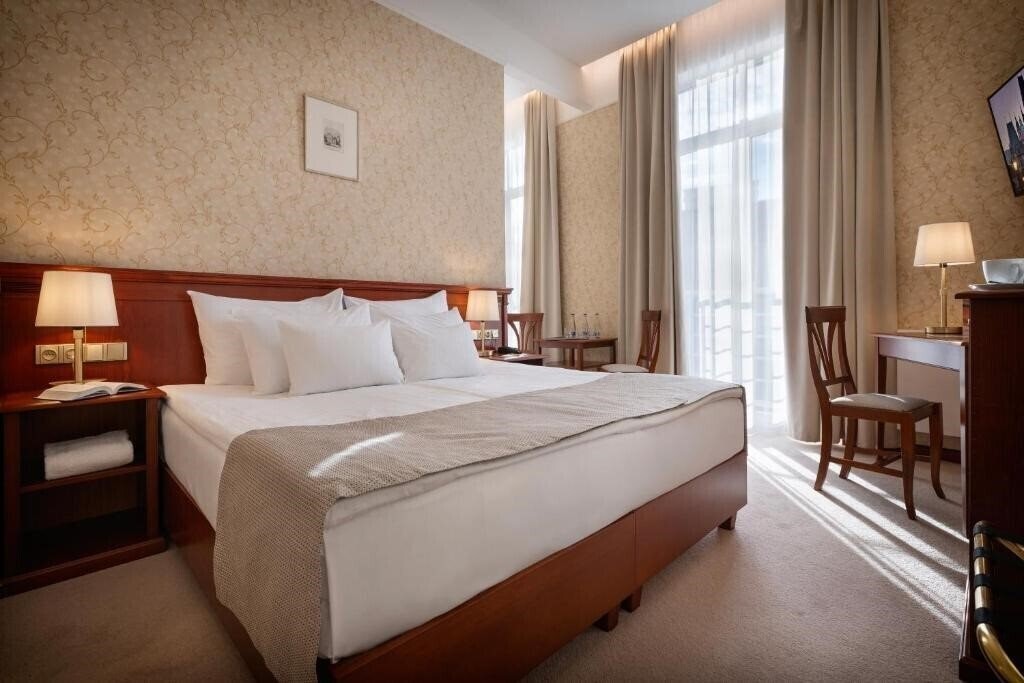 Hotel Rott 4*