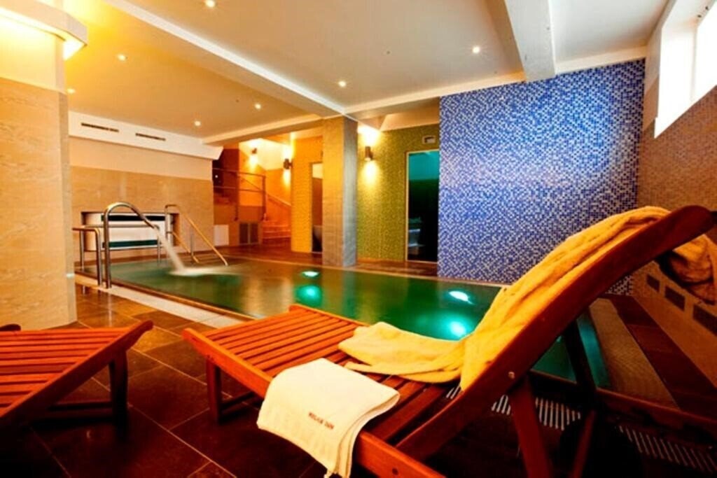 Отель Relax Inn 4*