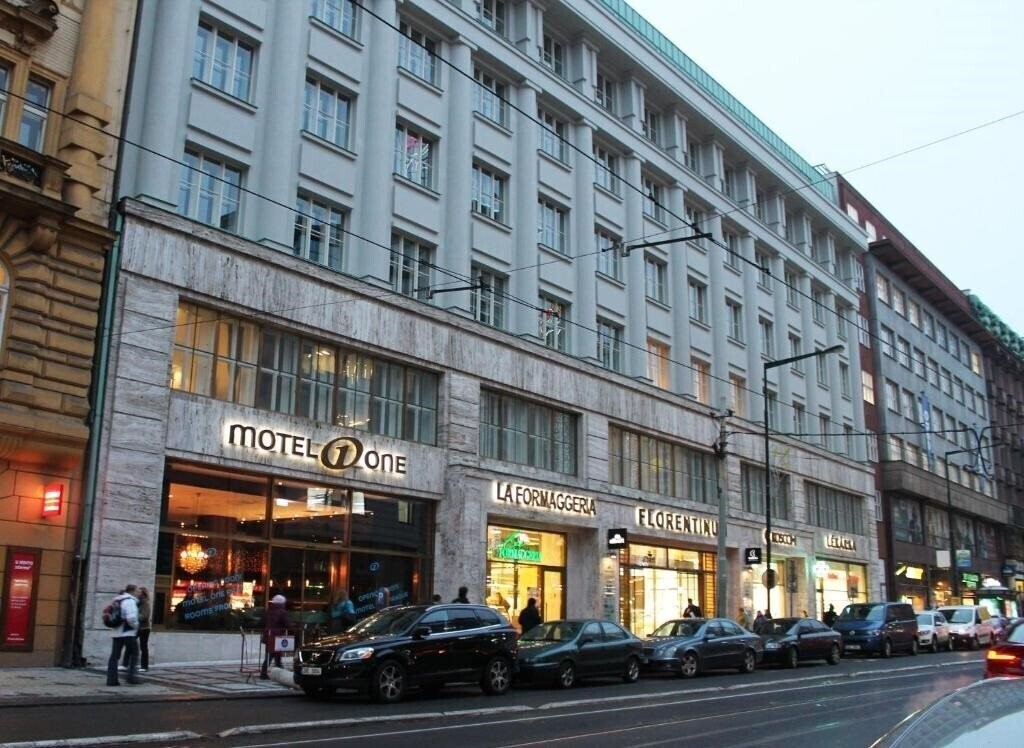 Imaginea Motel One Praha 3*