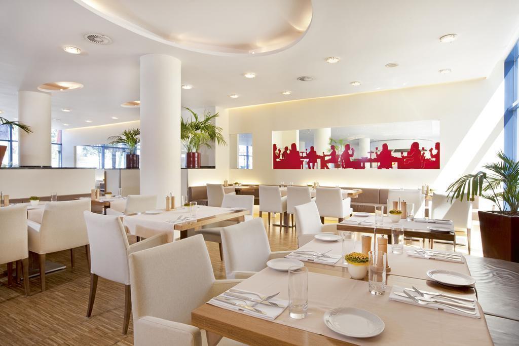 Imaginea Nh Prague (ex. Movenpick) 4*