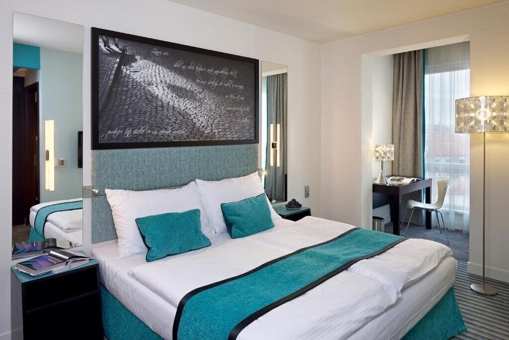 Imaginea Red & Blue Design Hotel Prague 4*