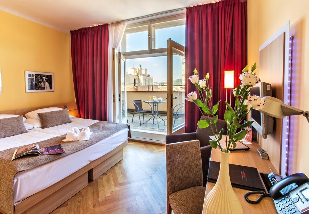 Hotel Amarilis 4*