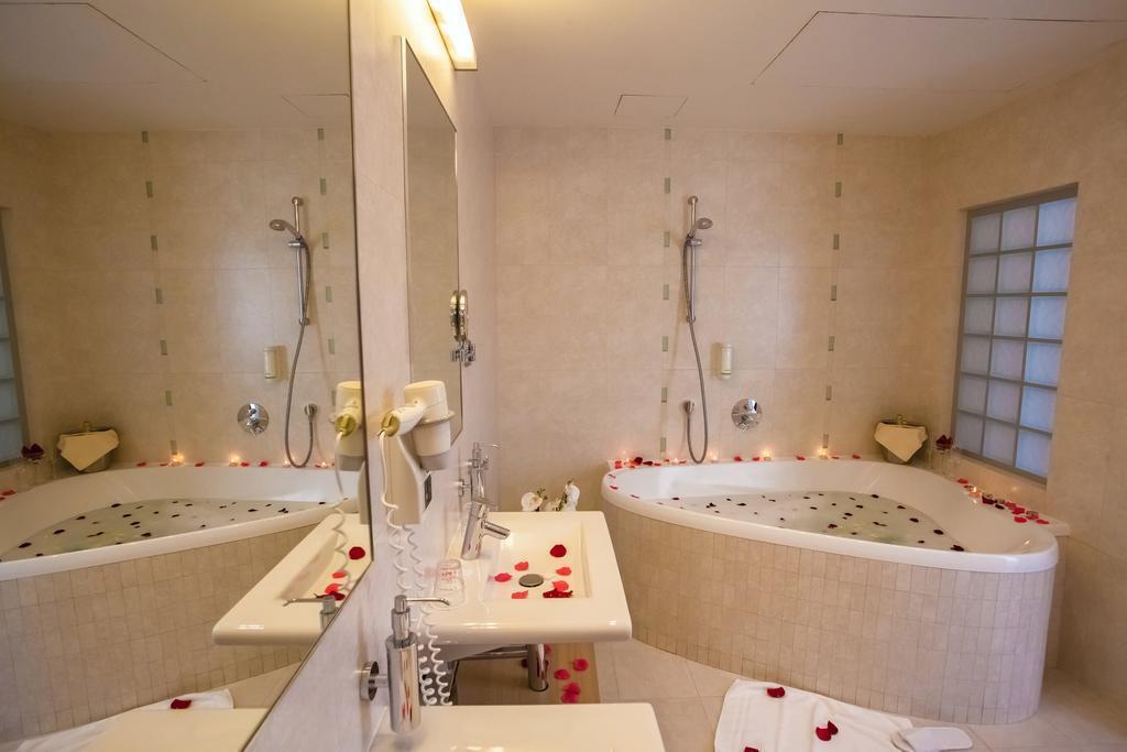 Fotografii Amarilis 4*