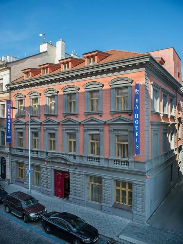Отель Art Embassy 4*