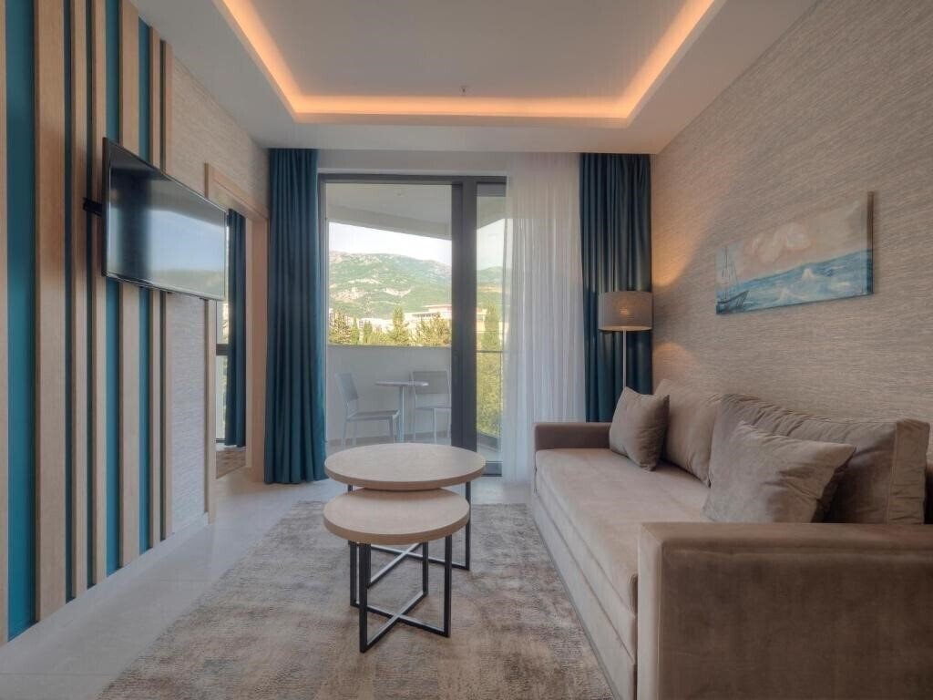 Imaginea Montenegro Beach Resort 4*