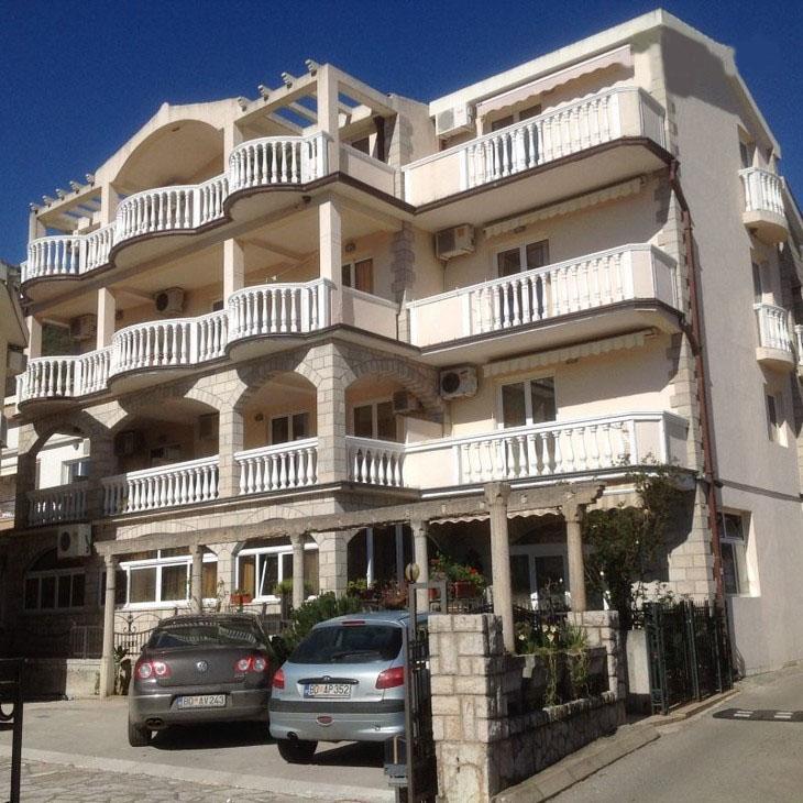 Отель Apartments Bojana 3*