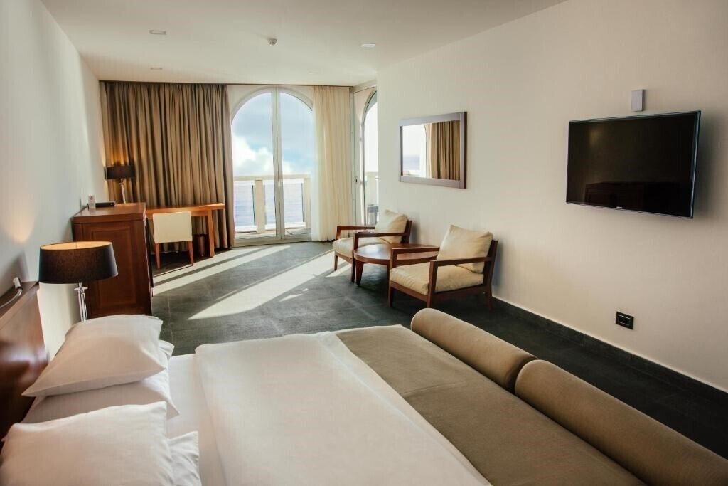 Фотография Grand Avala 4*