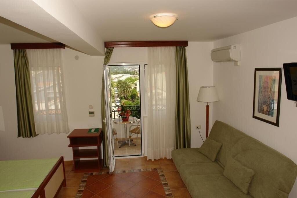 Fotografii Villa Ivona 3*