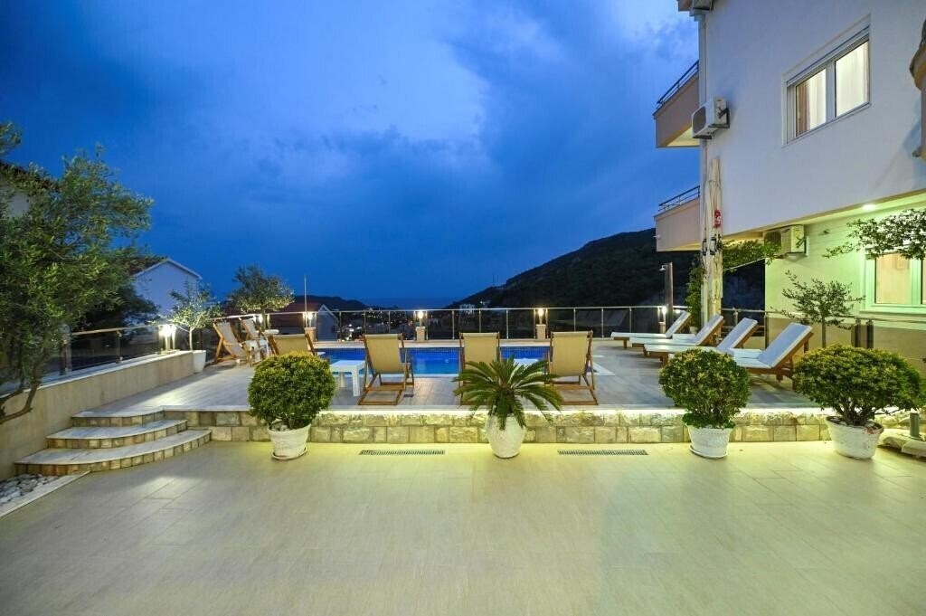 Imaginea Villa Lux 3*